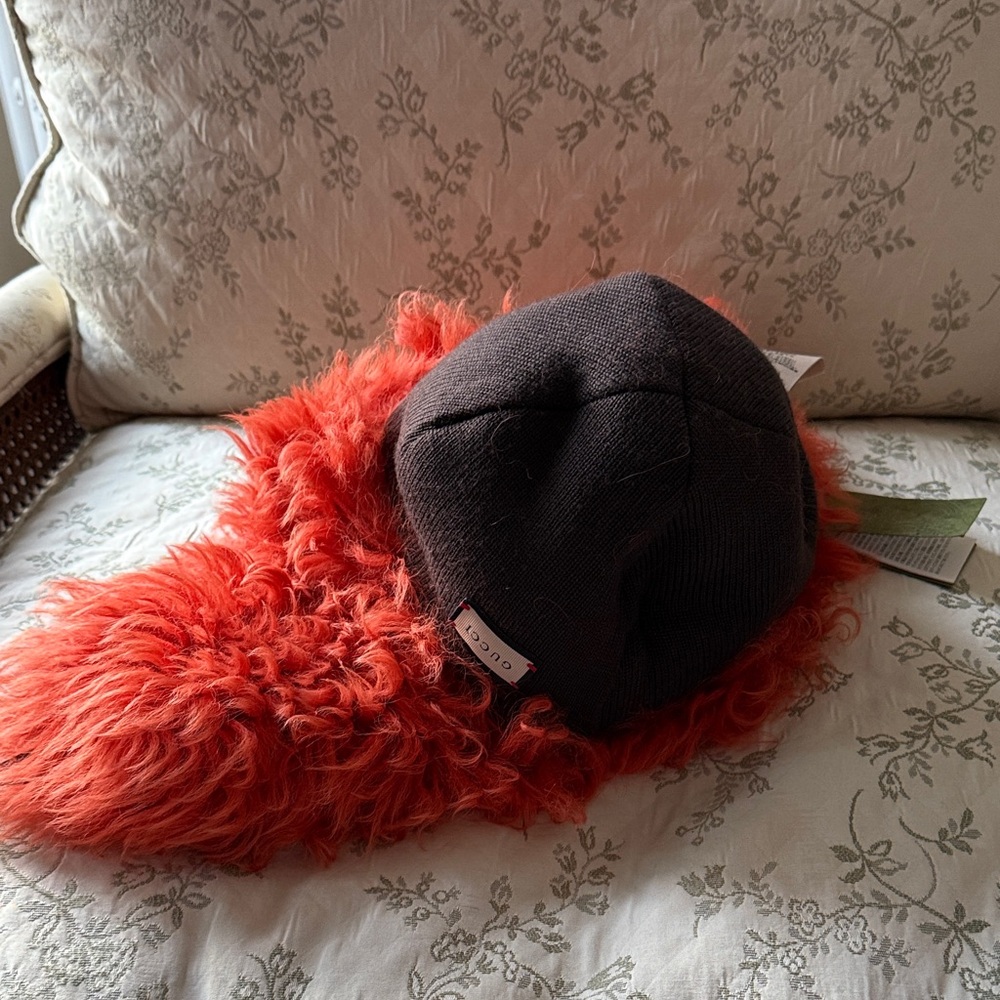 Gucci NWT Orange Shearling Hat Medium 58cm - Picture 8 of 15